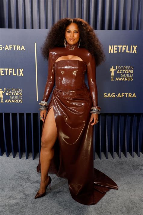 Ciara Stuns in Latex on the SAG Awards Red Carpet, Her First。